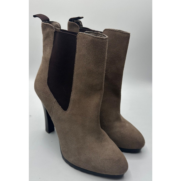 Ralph Lauren Tiara Brown Suede Pull On Ankle Heeled Booties EUC size 7 B - Picture 1 of 4